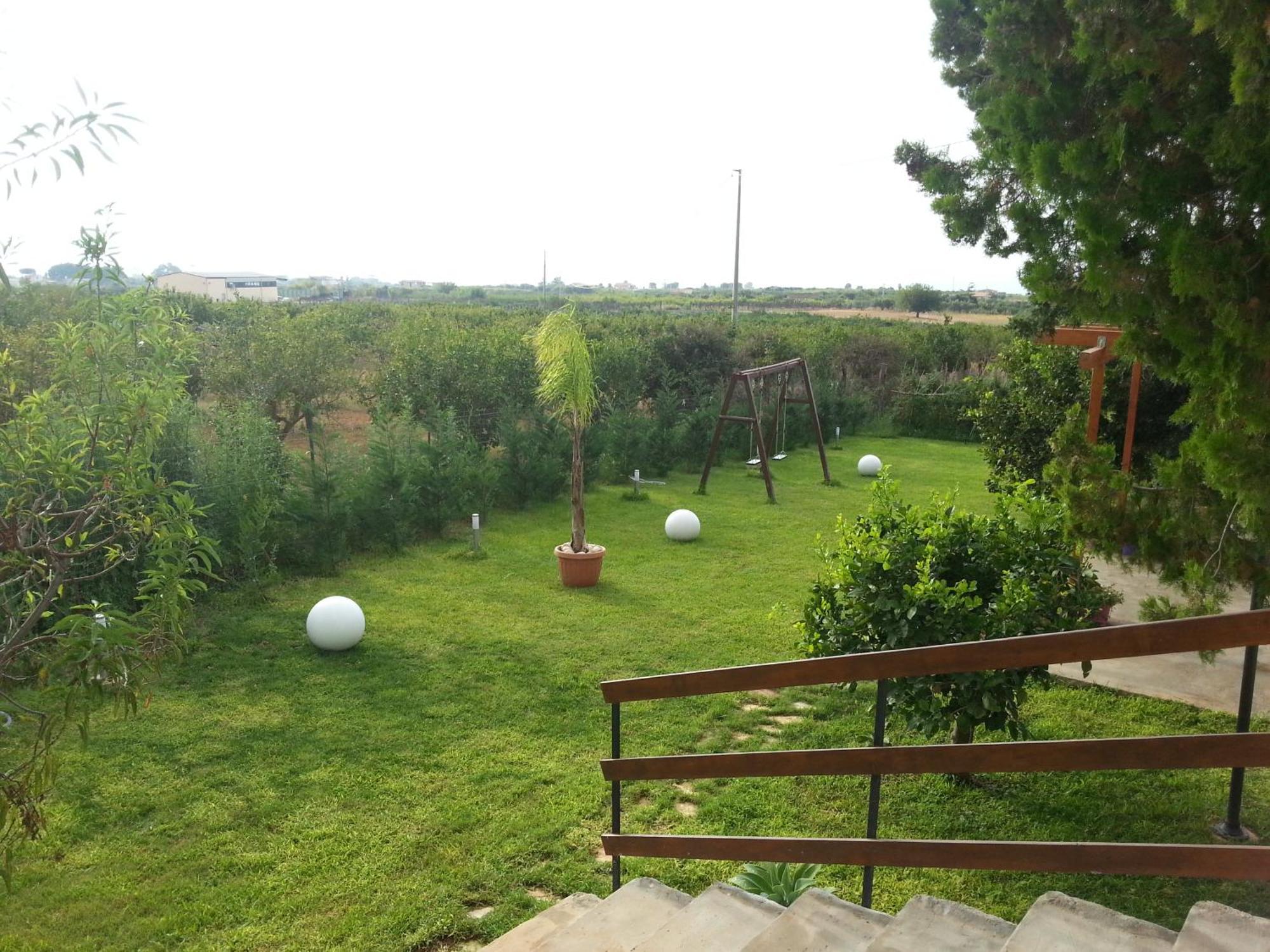 Casa Vacanze Daisy Trappeto  Exterior photo